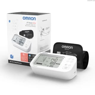 Omron X7 Smart AFib brassard Intelli Wrap 22-42 cm (vendu en pharmacie sous le nom M7 Intelli IT AFib HEM-7380T1-EBK) — photo officielle